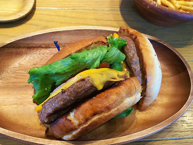 no[K[̓VFAĐHׂ邩甼ɃJbgĂ炢܂B_NAACi KUA `AINA XJCc[^E \}`X