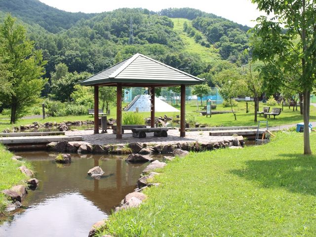 ����A�����A���ɂ̓e�j�X�R�[�g_�ӂꂠ���V�g�s�A����