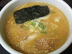 �T�[�x���^�C�K�[����̂�[�߂�R���΁@�{�X�ւ̓��e�ʐ^1