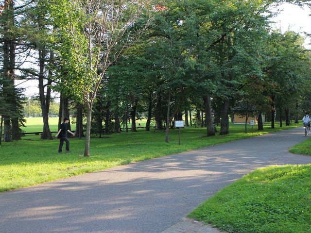 �U���H_�΃��u�����E�O���[���p�[�N�i400m�x���`�j