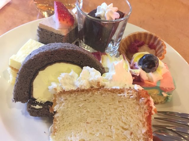 ���C���{�[�`�[�Y�P�[�L�������������ł�
�A�C�X�N���[��������܂���_�C���^�[�i�V���i���K�[�f���z�e�����c