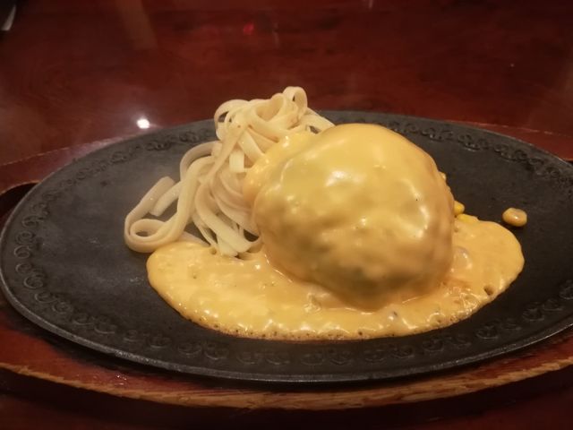 ハンバーグチーズソース_浅草 モンブラン