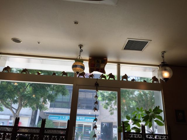 A\j[̃Tj[E^[W̓eʐ^1