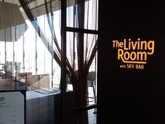 ݂The Living Room with SKY BAR OK[fzeÉv~A18Fւ̓eʐ^1