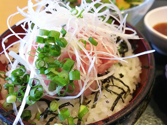 amucha̓̉w肪Ìyւ̏Hʗ̓eʐ^2