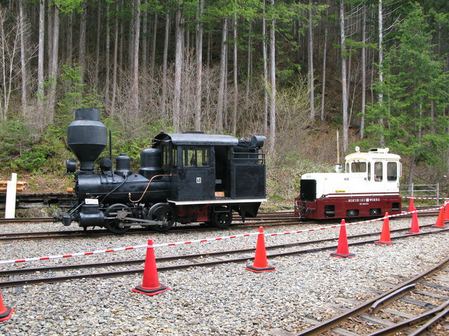 �A�����J���̏��C�@�֎ԂƐV�����̃f�B�[�[���@�֎Ԃł��B_�ԑ򎩑R�x�{��