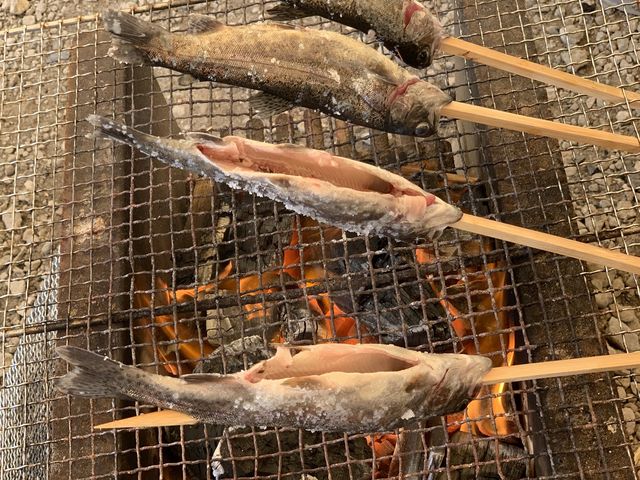 �Ă��Ă�A��_��ˍ��R�ޒr�@����