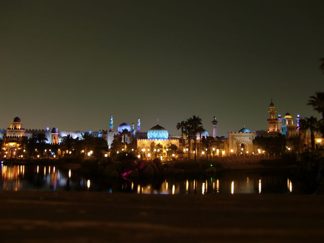 �A���r�A���R�[�X�g�𒭂߂��i_�����f�B�Y�j�[�V�[(R)