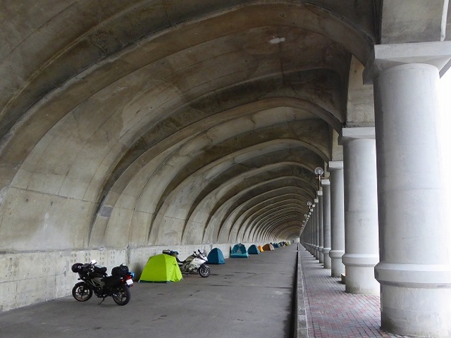 �k�C���E�t���`�k�h�g��h�[���@�L�����v�֎~�̊Ŕ���_�t���`�k�h�g��h�[��