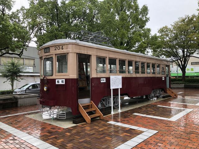 �w�O�ɓW������Ă���H�ʓd�ԁB��邱�Ƃ��ł��܂��B_���S�喴�c�w