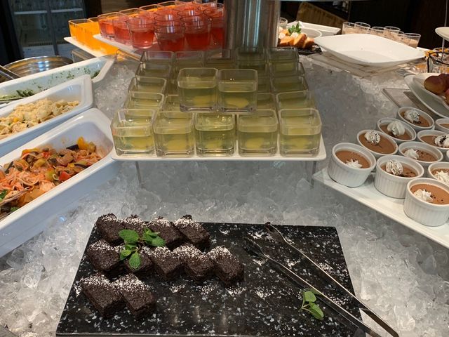 �f�U�[�g�u���b�t�F_�u�b�t�F&�J�t�F���}���[�A �O��K�[�f���z�e�������C�^���A�X