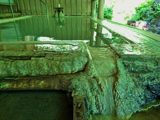 長い歴史の湯船_白骨温泉
