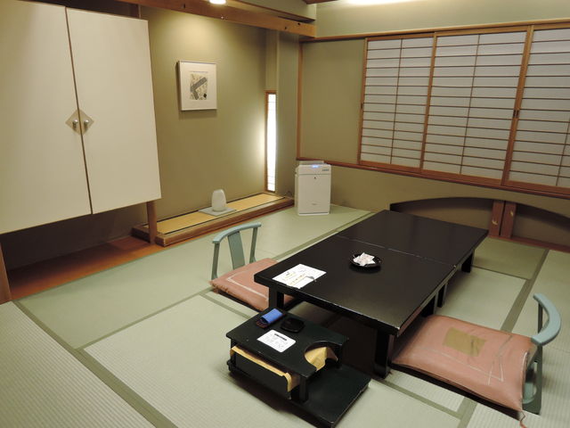 �q���@����̘a��_�z�e���j���[���ˉ�