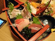 ̎RACN@F[΁@OX̓eʐ^4