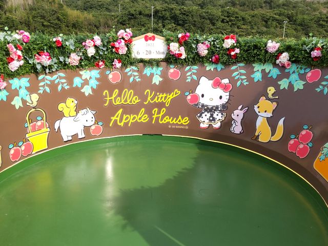 ̃tHgX|bg_HELLO KITTY APPLE HOUSE