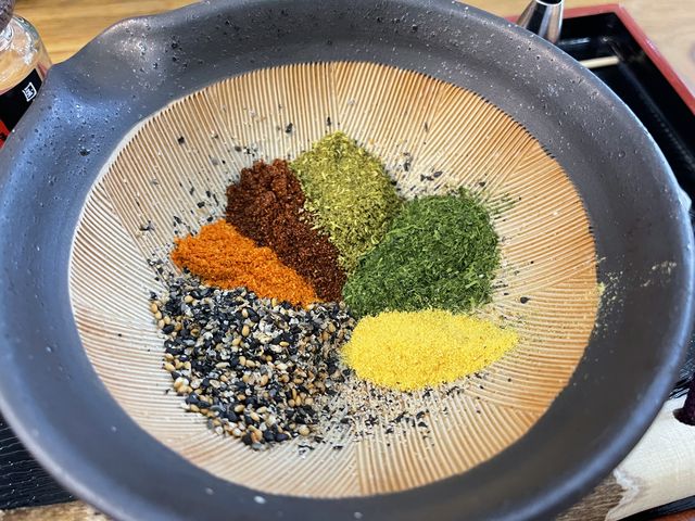 �f���ʐ^w_���R�鉮