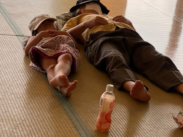 �x�e���͏􎺂ŐQ�Ă���l�����܂��B���̋@�ƃ}�b�T�[�W�@������܂��B�����C���L�����ċC�����ǂ��ł��B_�C�m�[�w���u�ԑ�X�p�v