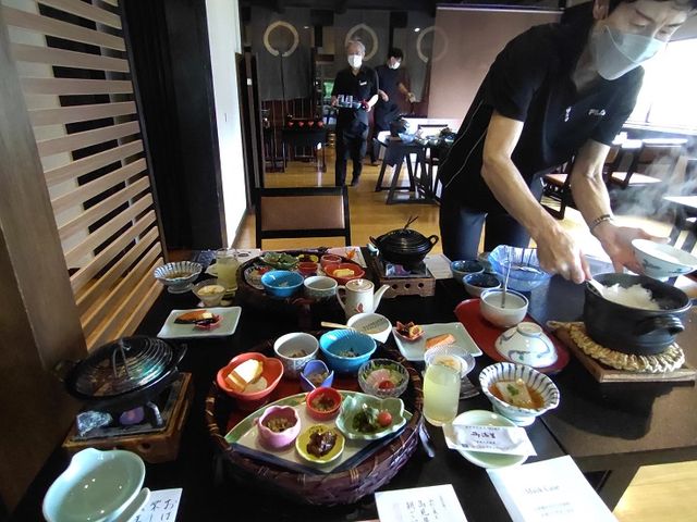 H͗[EHƂHŒ񋟂ꂽ_[R 