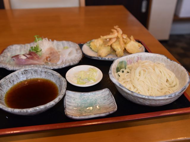 �P�Ԃ̐l�C���j���[�ł��B���ǂ�̑��Ɂu�V�Ղ�v�u�h�g�v���t���Ă��܂��B_�C�N����������