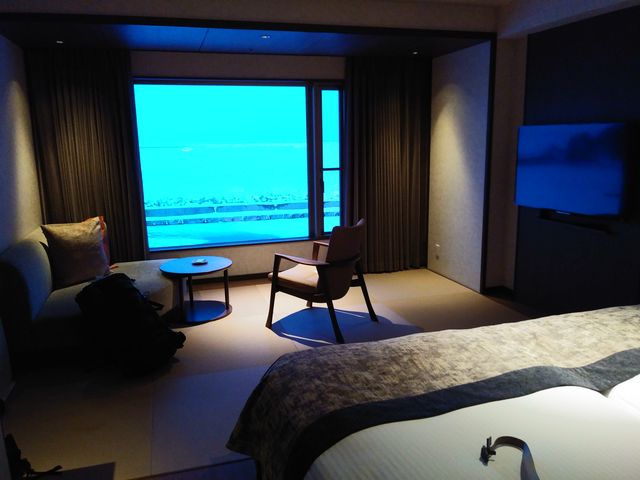 �z�e���̑���������X�E�H�b�`���O�B_�I�z�[�c�N�C�̗��X