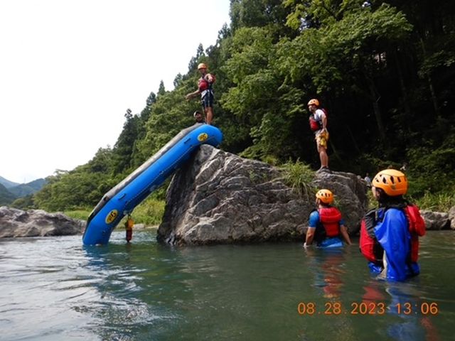 �S���{�[�g�w�ʂ��g�p���X���C�f�B���O�B��������`�y���������ł��I�I_�����t�e�B���O