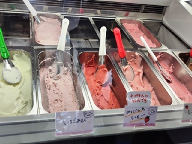 V̂_Ƃ̃WF[gGoccia̓eʐ^2