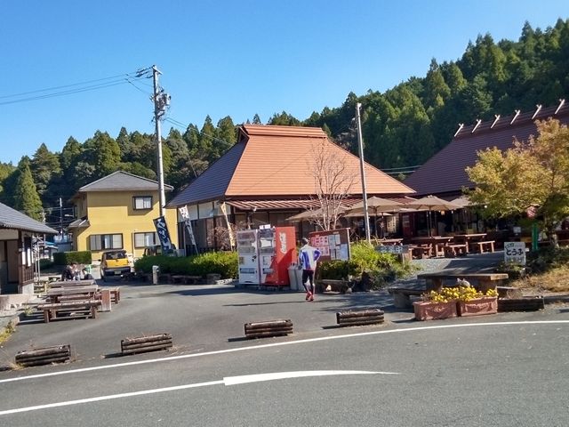 ��������񂳂�̓��̉w �����Ղ�������̓��e�ʐ^1