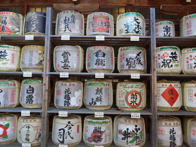 �����̎𑠂����[���ꂽ�����̌ԒM�̐��X_�\�F�_��