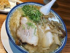 ���E�R����̔����w�ւ̓��e�ʐ^1