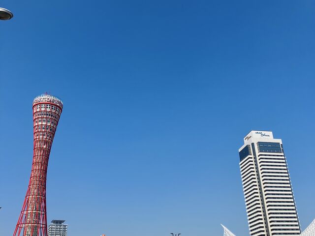 �z�e���̑O����X���݂��i�F_�_�˃����P���p�[�N�I���G���^���z�e��