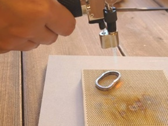 �M���ċȂ��āA�@���ĔM���āc�X�ɒ@���Đ��`���āc_utaring