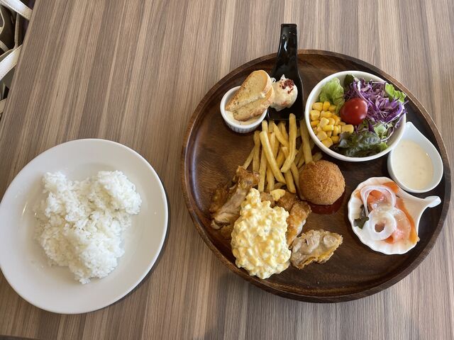 ���C���̃`�L����؁B�f�U�[�g�͎ʐ^�Y��܂����B_�_�C�����C�l�b�g�z�e���a�̎R