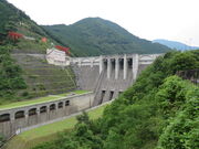 L̑_wׂhЃXe[V̓eʐ^1