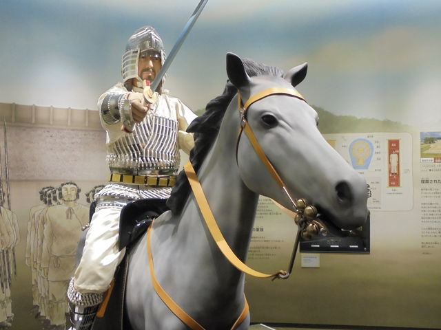 �R�n���@�������[���b�p�̋R�m�̂悤_�̊��I �����݌Õ��Q�~���[�W�A��