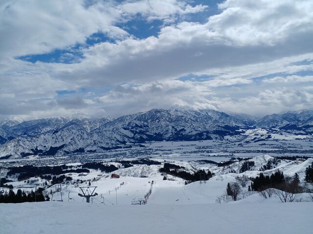 ���ʂɂ́@���C�R�I�@���]�ǍD�I
�Z�����̊X���݂��ǂ������܂��B_���C�J�X�m�[���]�[�g