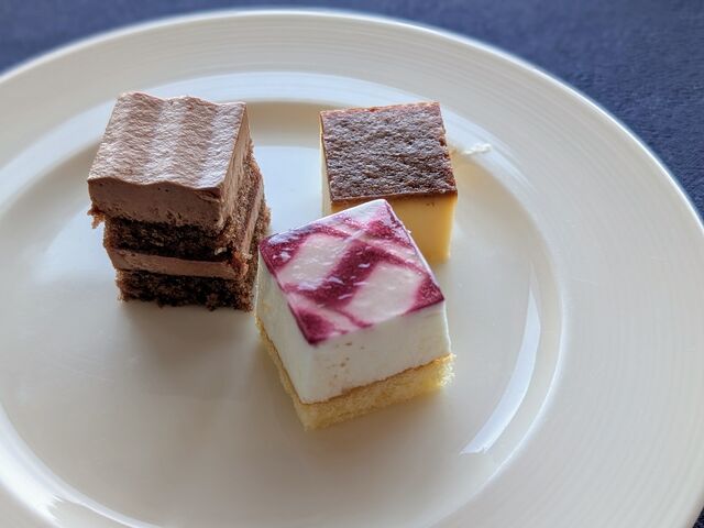 �f�U�[�g_����N���X�g���z�e��