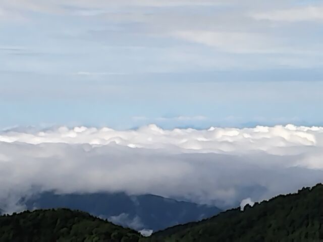 �����R����߂��̓W�]��B�����ɉ_�C�̐�A�������ɕx�m�R���B_�����R