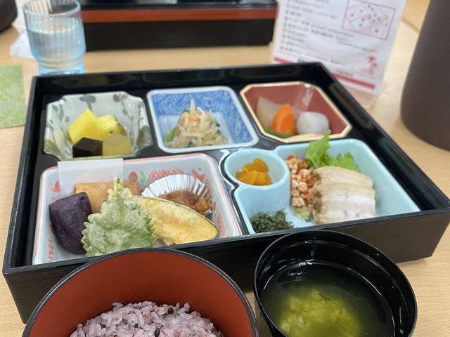 �c�A�[�̒��H_���d�R�ό��t�F���[