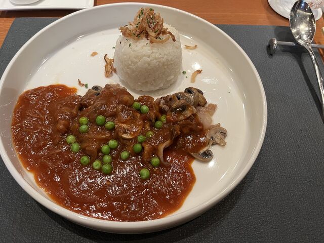 �{�����[������̃����`_�a�J���}REI�z�e��