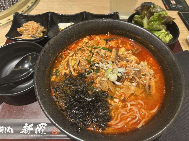 �g������̏ē� �V�� MONA�V�Y���X�̓��e�ʐ^1