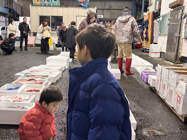 �s��_����