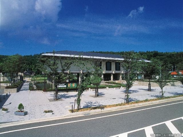 正倉院の校倉造をイメージした特徴的な外観_石川県輪島漆芸美術館