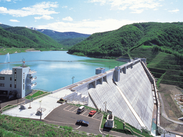 �����_��