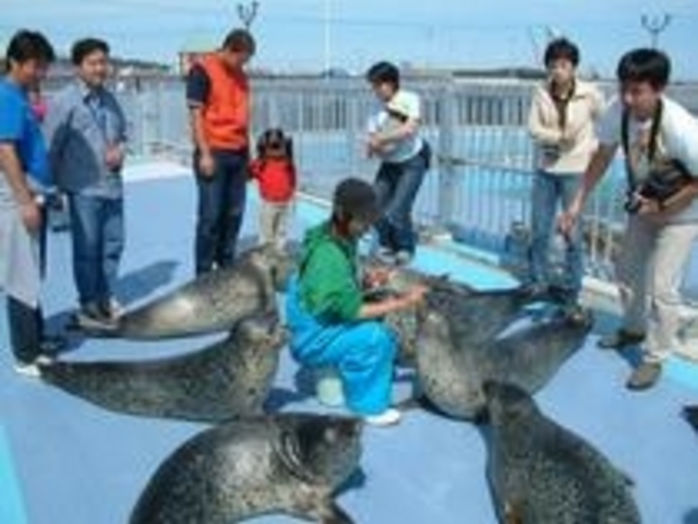 �I�z�[�c�N�Ƃ�����Z���^�[