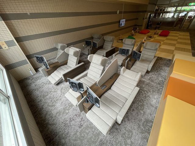 �y����菈�z���N���C�i�[�ɂ͐�pTV�����ڂ���Ă���A�����b�N�X���Ȃ��王�����\�ƂȂ��Ă���܂��B_���u�}�b�N�X���]�[�g���� �O���[���s�A���