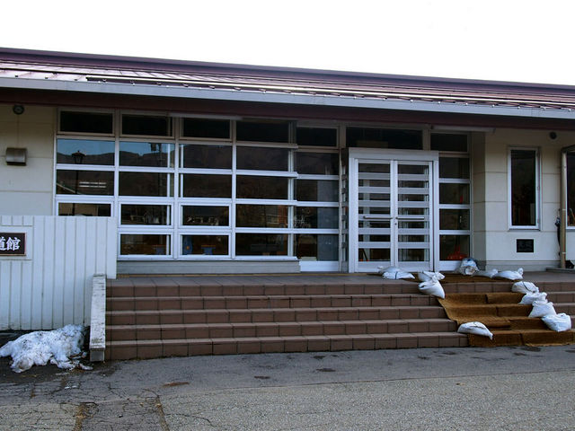 ��钬������