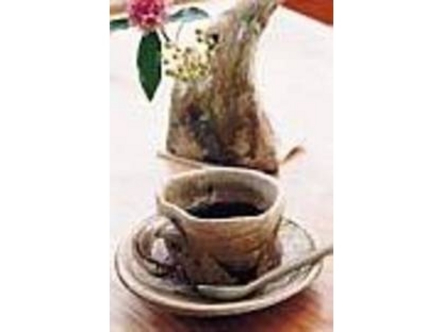 fpȓ̃JbvɓԖR[q[_Ԗ