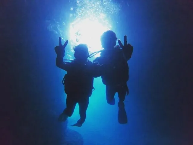 沖縄の青の洞窟 武藤潜水の最新写真