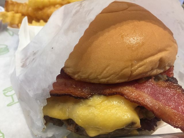 smokeshack_VFCN VbN AgbXiSHAKE SHACKj