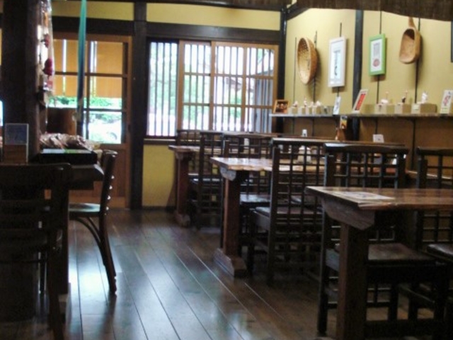 ��O���p�ق̃J�t�F�R�[�i�[�ł��I_�����|���[����܂���O���p��